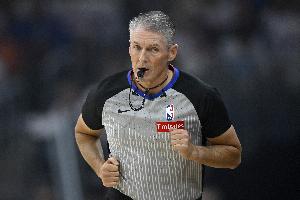 Skip：裁判福斯特收到了NBA的劇本！馬刺進總決賽打尼克斯
