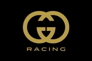 古馳官方宣布與AlpineF1車隊達(dá)成合作，正式推出古馳賽車項目