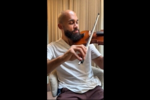 優雅！姆伯莫社媒曬拉小提琴視頻，配樂是歐冠主題曲
