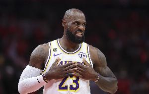 Windhorst：我被告知詹姆斯在等湖人主動報價 他不會找湖人要合同