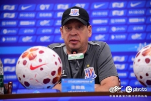 斯盧茨基：每場比賽我們都會針對對手進行戰術布置安排