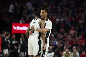 隱形的貢獻！西決前2場福克斯缺席時卡斯爾合計20失誤 近4戰6失誤
