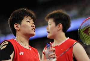 新加坡羽毛球公開賽賽果：國羽包攬女雙冠亞，其他四項(xiàng)均未進(jìn)決賽