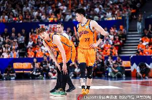 兩人都三犯！王哲林7中4拿到9分填滿數據欄 張鎮麟拿到2分2板3助